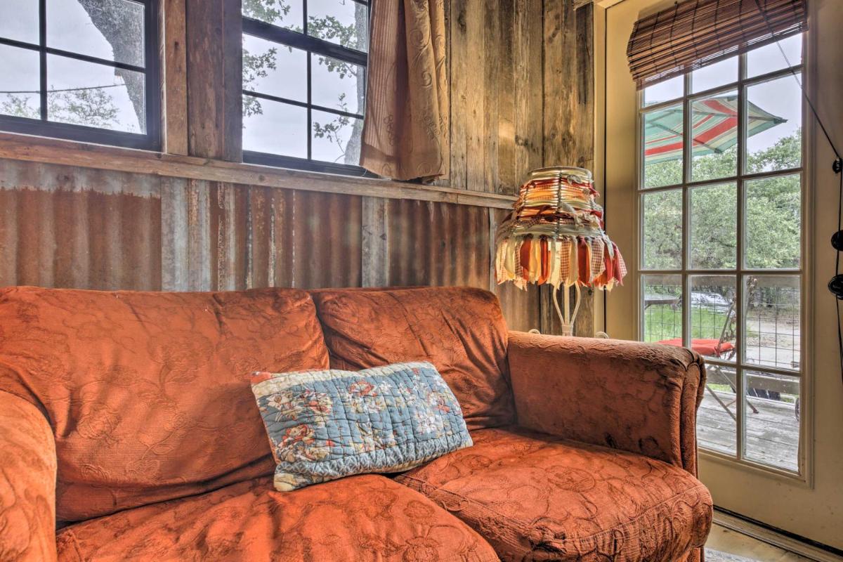 Popular attractions Area Nearby Property